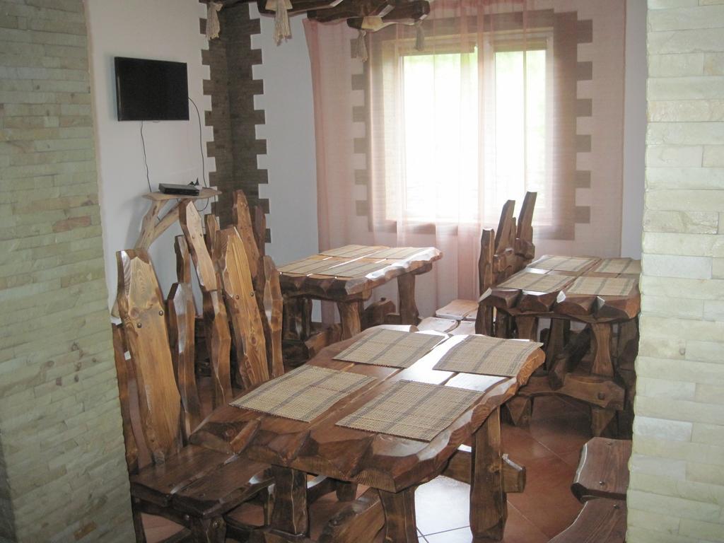 Guest House Stari Druzy สลาฟสเก ภายนอก รูปภาพ